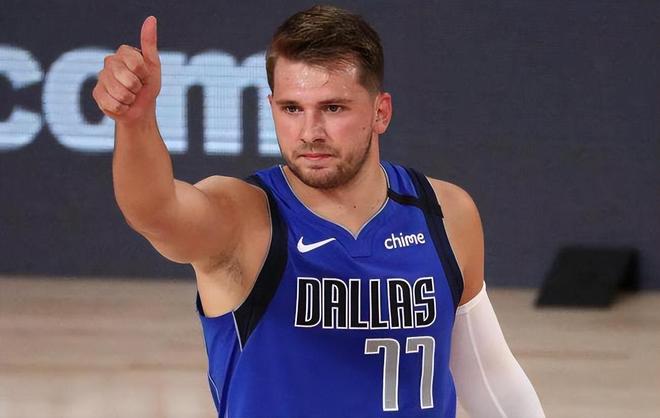 也给追赶她 也给追赶她